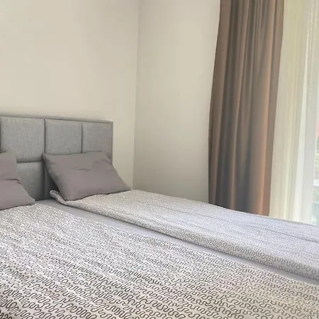 Apartament Jasmin 4 *